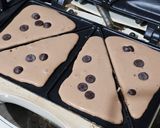 Foto langkah ke 4 dari resep Waffle Coklat.