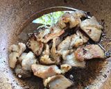 รูปขั้นตอนการทำที่ 1 ของ ข้าวหมูทอดกระเทียมพริกไทย