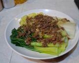 Foto langkah ke 5 dari resep Sayur siram tumis daging cincang.