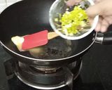 A picture of step 6 of Potato flowers (tea time snack).