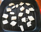 Sajtos-fokhagymás karaj recept fázis 2 fotója