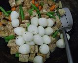 Foto langkah ke 3 dari resep Cah Telur Puyuh Tempe.
