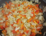 Foto del paso 2 de la receta: Macarrones de lentejas con sofrito de atún