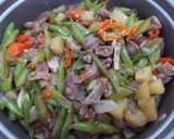 Foto langkah ke 6 dari resep Tumis Buncis Kentang Ati Ampela.