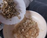 Foto del paso 7 de la receta: Bacallà cuinat a baixa temperatura sobre un llit de sofregit amb pols de vegetals,faves caramel·litzades salsa de bolets