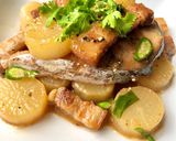 Hình bước làm 5 của món Cá Basa kho củ cải, ba chỉ