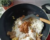 Foto langkah ke 2 dari resep Nasi Goreng Sambal Roa.