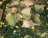 Foto del paso 4 de la receta Revuelto de espinacas y verduras con gambas