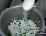 A picture of step 9 of Matar Pulao.