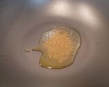Foto del passaggio 2 della ricetta Mezze maniche con code di gambero spolverate di curry