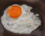 Foto langkah ke 1 dari resep Telur Ceplok Balado.