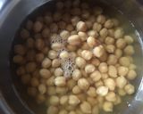 A picture of step 1 of Chole Masala.