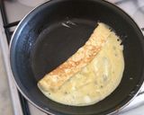 Une image de l'étape 3 de Tamago-yaki (omelette à la japonaise).