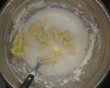 Foto del paso 3 de la receta: Budín de banana, dulce de arándanos y frutos secos