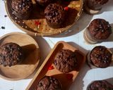 Foto langkah ke 5 dari resep Choco Banana Muffin - Muffin Coklat Pisang.