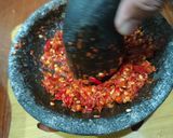 Foto langkah ke 2 dari resep Sambal Terasi Tomat.