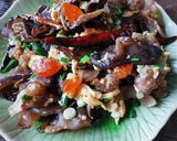 รูปขั้นตอนการทำที่ 3 ของ เห็ดหูหนูผัดไข่