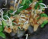 Foto langkah ke 5 dari resep Nasi Goreng Sayur Baso.