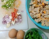 Foto langkah ke 1 dari resep Oncom tumis orek telor.