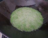 Foto langkah ke 6 dari resep Keripik singkong daun kunyit.