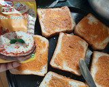 A picture of step 1 of Pizza Toast.