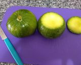 Foto del paso 1 de la receta: Zapallitos rellenos vegetarianos
