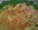 Foto langkah ke 4 dari resep Telur Dadar Sosis.