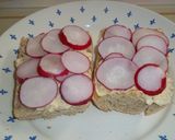 Foto del paso 6 de la receta Tostada de rábanos con mantequilla