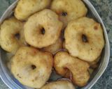 A picture of step 3 of Dahi Vada Chaat.