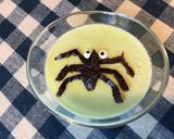 Une image de l'étape 6 de Crèmes « araignées » pistache et pruneaux.