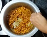 A picture of step 4 of White cholay .