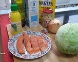 Foto del paso 1 de la receta: Salmón con salsa de limón y alcaparras y repollo rehogado