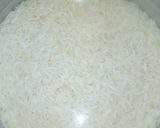 A picture of step 1 of Stuff Chilli Chicken Rice.