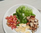 Foto langkah ke 1 dari resep Caesar salad.