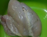 Hình bước làm 1 của món Ức Gà cuộn Trái Bơ chiên xù