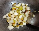 A picture of step 2 of Pear Chutney.