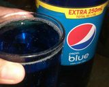Foto langkah ke 4 dari resep Puding Pepsi Blue isi Kelapa Muda.