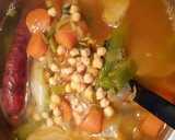 Foto del paso 4 de la receta: Cocido con verduras y chorizo (olla exprés)