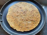 कसूरी मेथीचे थेपले आणि दही (Kasuri Methiche Thepla Recipe In Marathi)