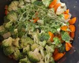 Foto del paso 3 de la receta: Sopa de brocoli con zanahoria y garbanzos