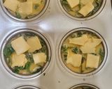 Foto langkah ke 3 dari resep Spinach Egg Muffins.