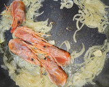 Foto del paso 2 de la receta: Espaguetis negros al aroma del curry hindú