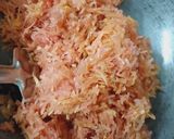 A picture of step 2 of Gajar halwa.