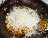 Foto langkah ke 3 dari resep Bihun Goreng.