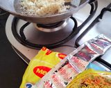 A picture of step 1 of Maggi pulao.