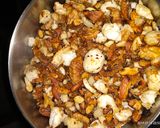 A picture of step 2 of Caramelized dry fruits.