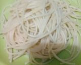 Foto langkah ke 1 dari resep Noodle With Garlic Butter Prawn.