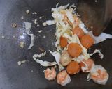 Foto langkah ke 3 dari resep Mie Goreng Udang Bakso Homemade ala Jesslyn Orlane 🍜🔥.