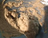 A picture of step 2 of Besan Ka halwa.