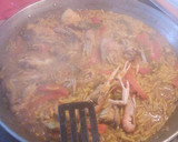 Foto del paso 7 de la receta: Fideuá con pollo y cigalas